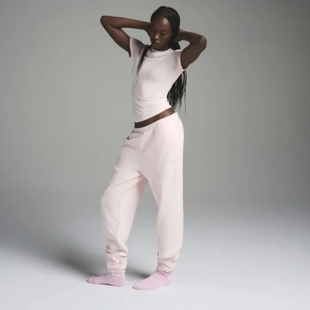 SKIMS Light Pink Hoodie and Jogger Set - Picture 5 of 11